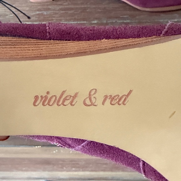 Elegant Burgundy Suede Wedge Ankle Boots 8 NWOT - Picture 2 of 4